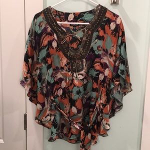 Bebe kimono sleeve top with tie